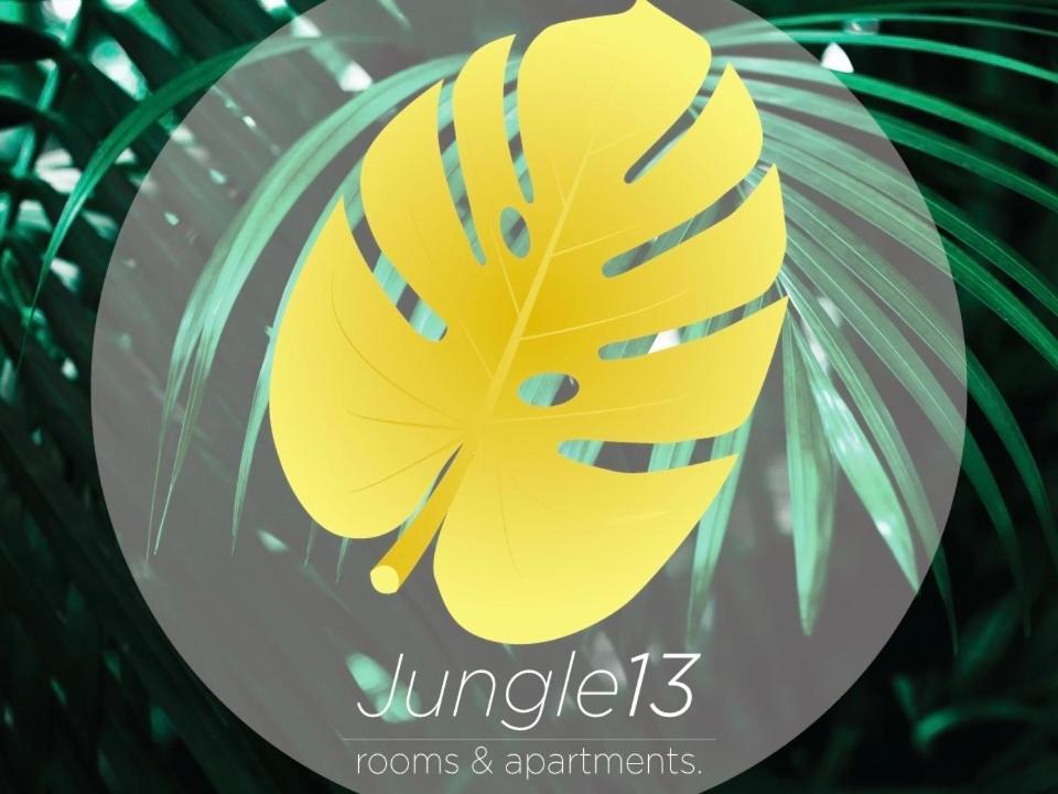 Jungle 13 - Room And Apartments Naples Exterior photo